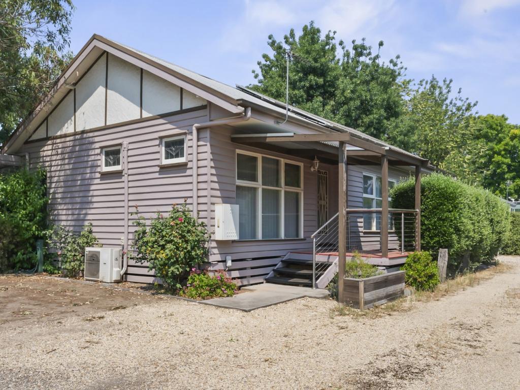 17 The Parade, Mansfield, VIC 3722