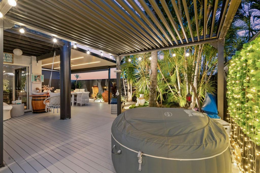 80/88-98 Limetree Pde, Runaway Bay, QLD 4216