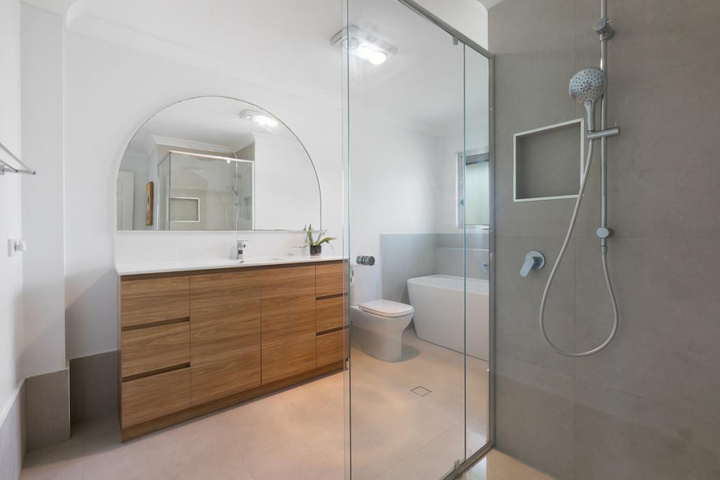 11/12-16 Bottlewood Ct, Burleigh Waters, QLD 4220