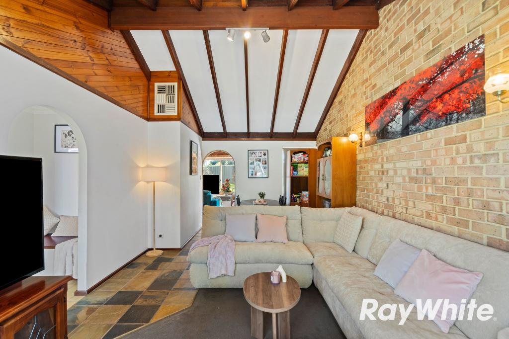 5 Sandford Cres, Halls Head, WA 6210