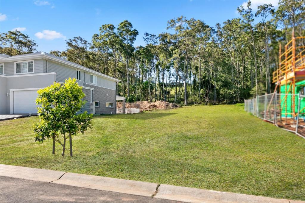 15 Childers Cct, Wadalba, NSW 2259