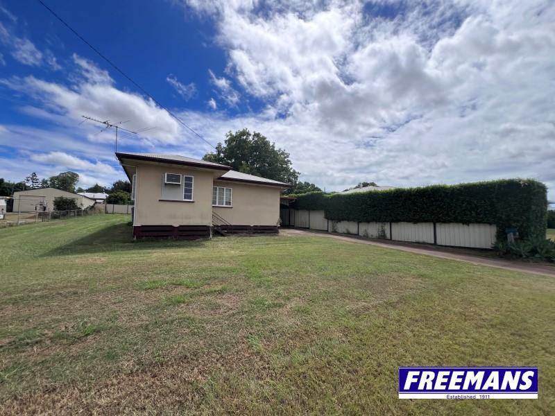 12 CARINYA ST, KINGAROY, QLD 4610