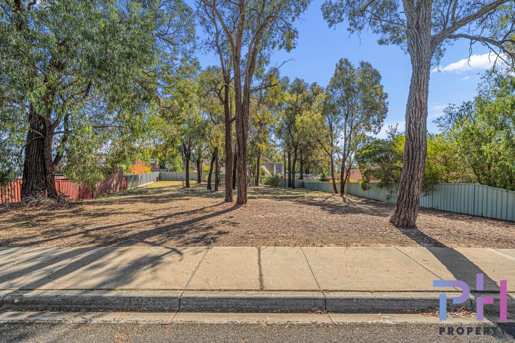 1 MCKAY CT, STRATHDALE, VIC 3550