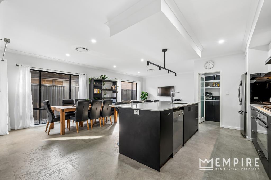 13 CARINE PDE, LAKE COOGEE, WA 6166