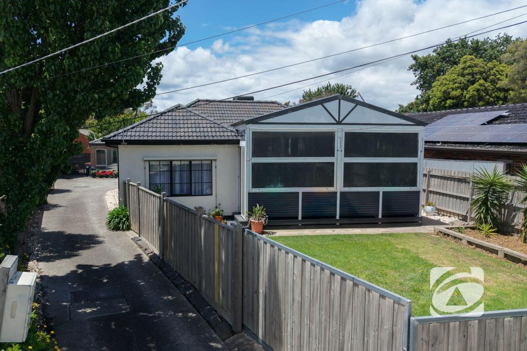 30 Circle Dr N, Cranbourne, VIC 3977