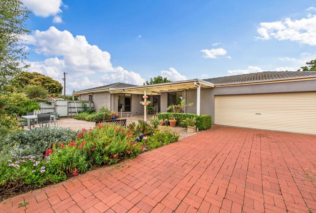 17 Lyall Dr, Werribee, VIC 3030