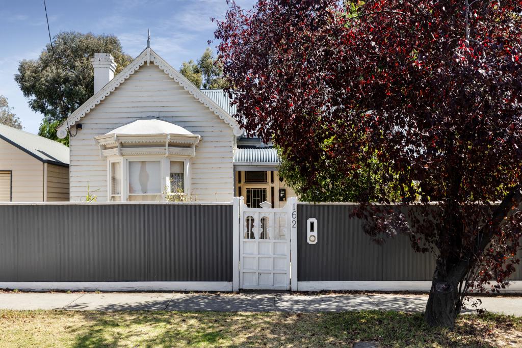 162 Mitchell St, Quarry Hill, VIC 3550
