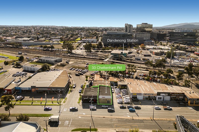 33 Cheltenham Rd, Dandenong, VIC 3175