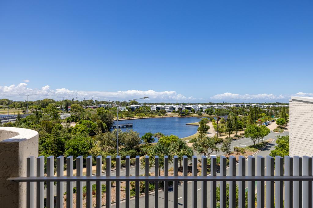 27/6 BARREL ST, BOKARINA, QLD 4575