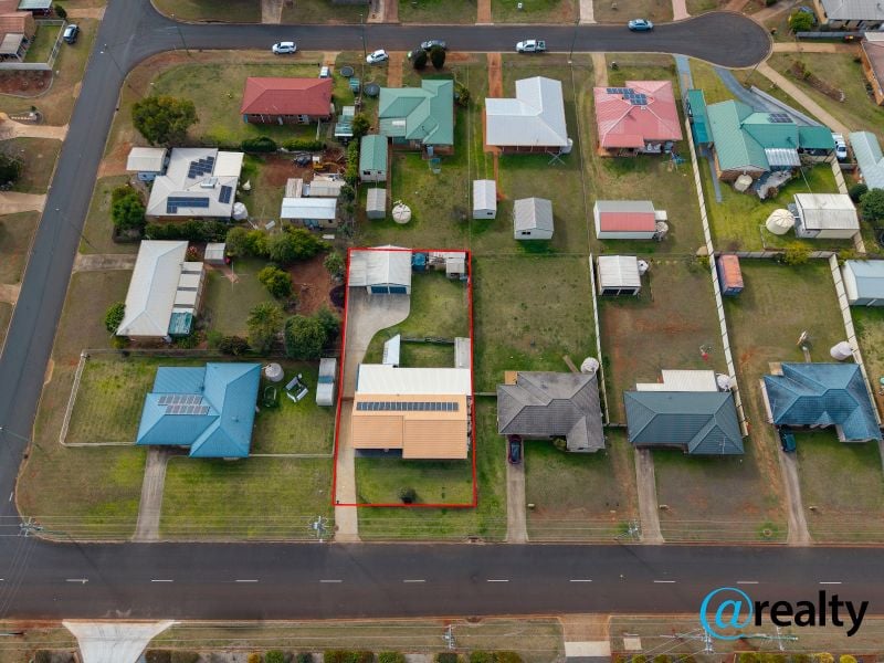 92 Doonkuna St, Kingaroy, QLD 4610