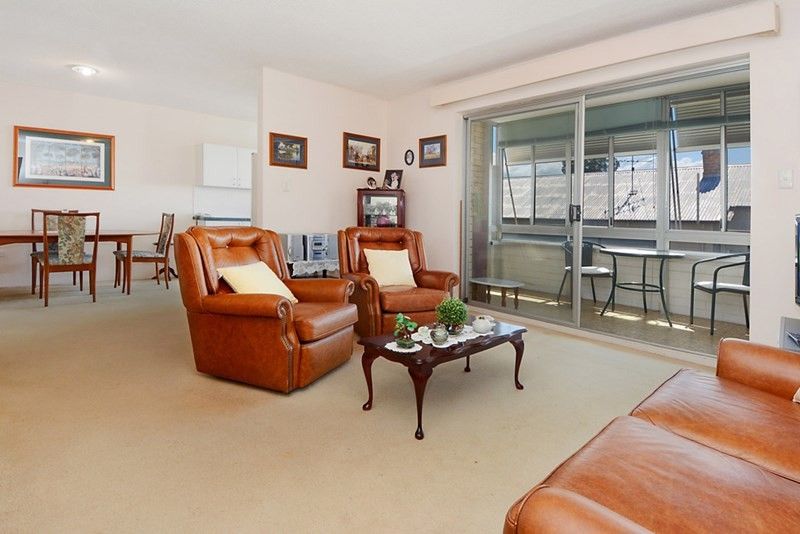2/23 DENHAM ST, CLAYFIELD, QLD 4011