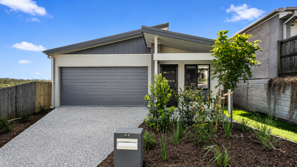 45 Midnight Cres, Spring Mountain, QLD 4300