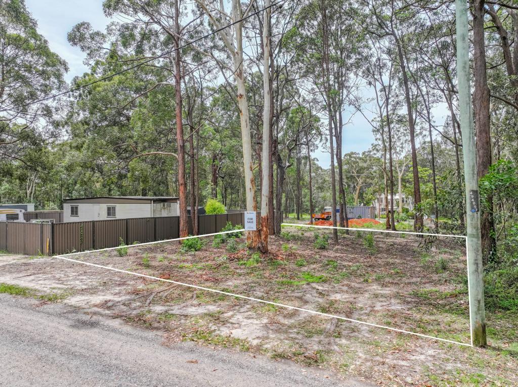 37 Cook Ave, Russell Island, QLD 4184