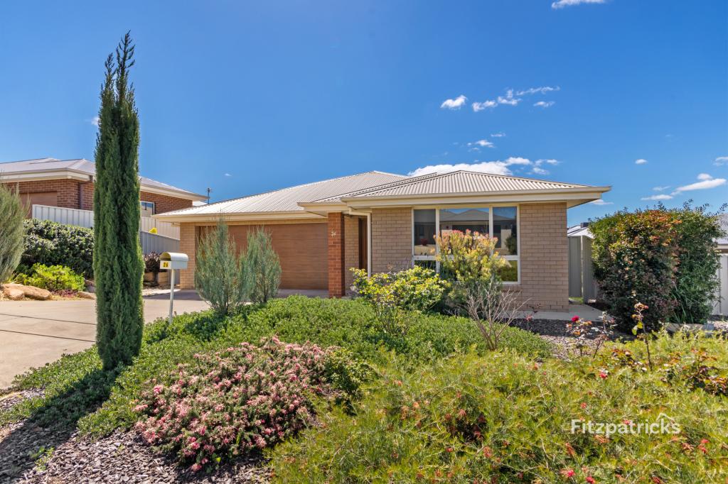 26 Alma Cres, Estella, NSW 2650