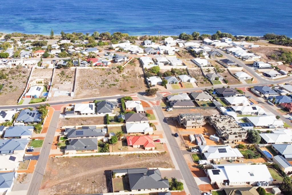 10 Reef Bvd, Drummond Cove, WA 6532