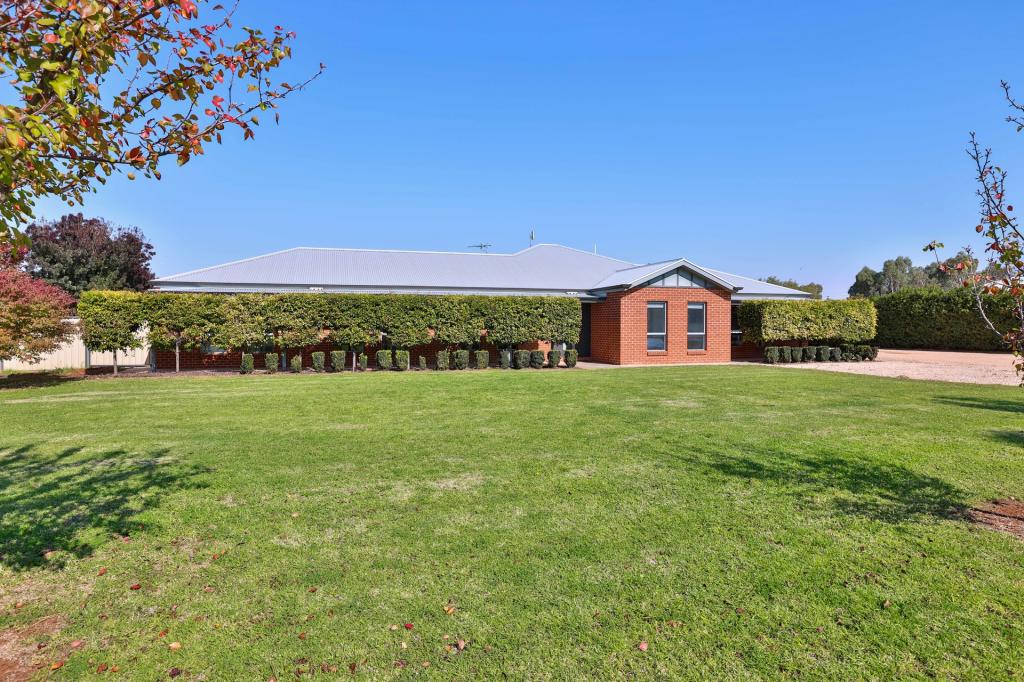 4 Clifton Hill Ct, Birdwoodton, VIC 3505