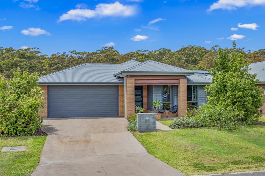 8 Apple St, Fern Bay, NSW 2295