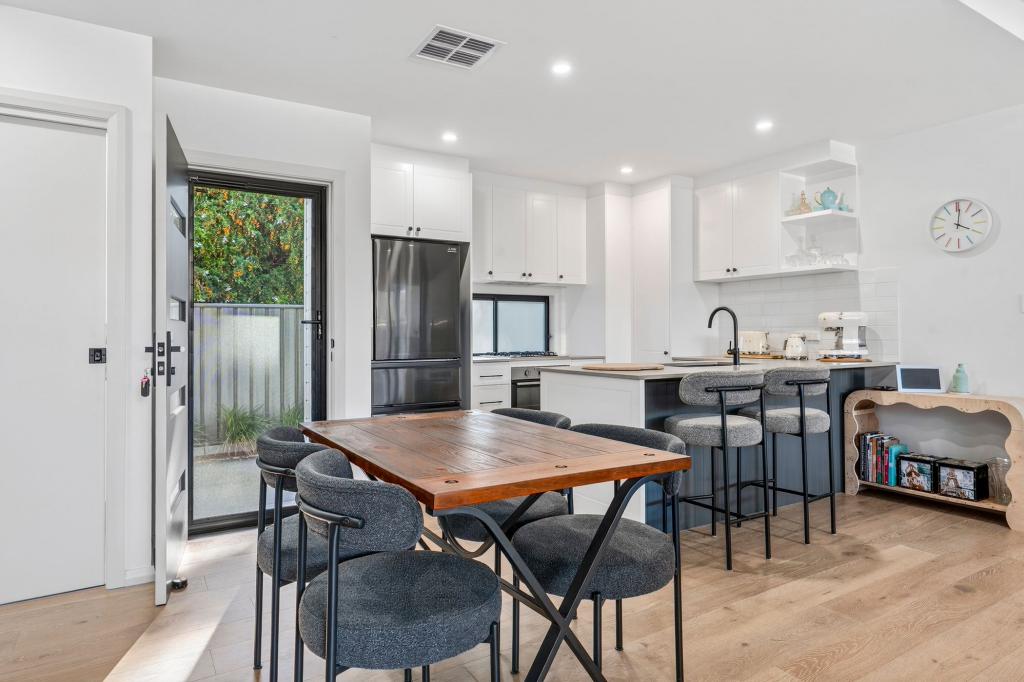 2/125 Bourke Rd, Umina Beach, NSW 2257
