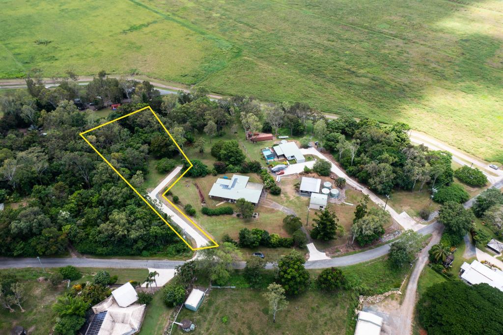 62 BENNETT RD, STRATHDICKIE, QLD 4800