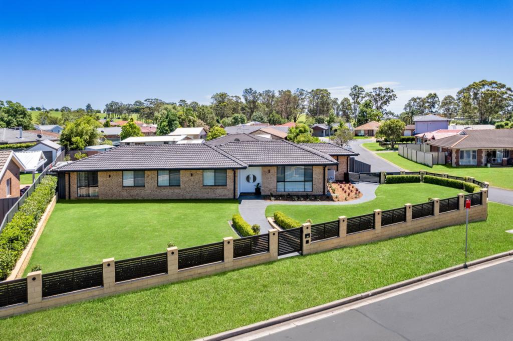 1 Yellow Pl, Claremont Meadows, NSW 2747