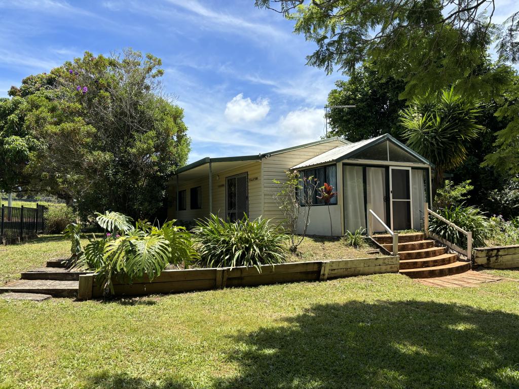 19 Boeing Ridge Rd, Russell Island, QLD 4184