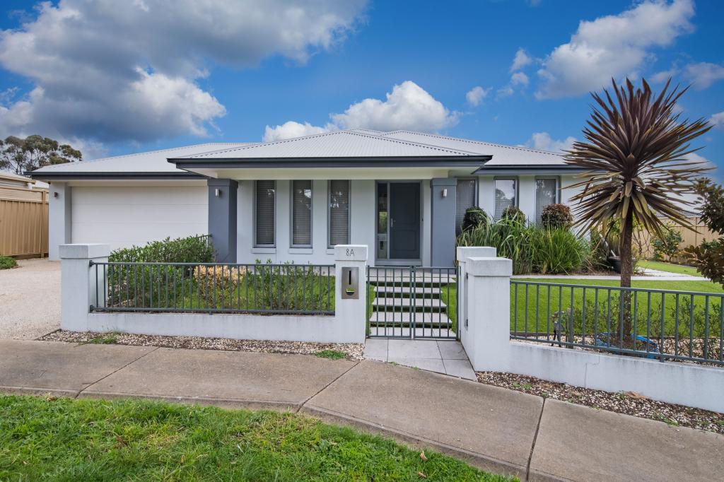 8a Turner St, California Gully, VIC 3556