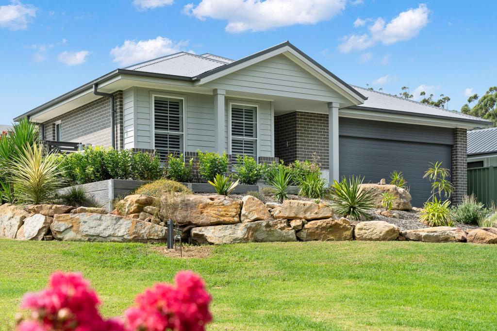2 Brookwater Cres, Mollymook Beach, NSW 2539