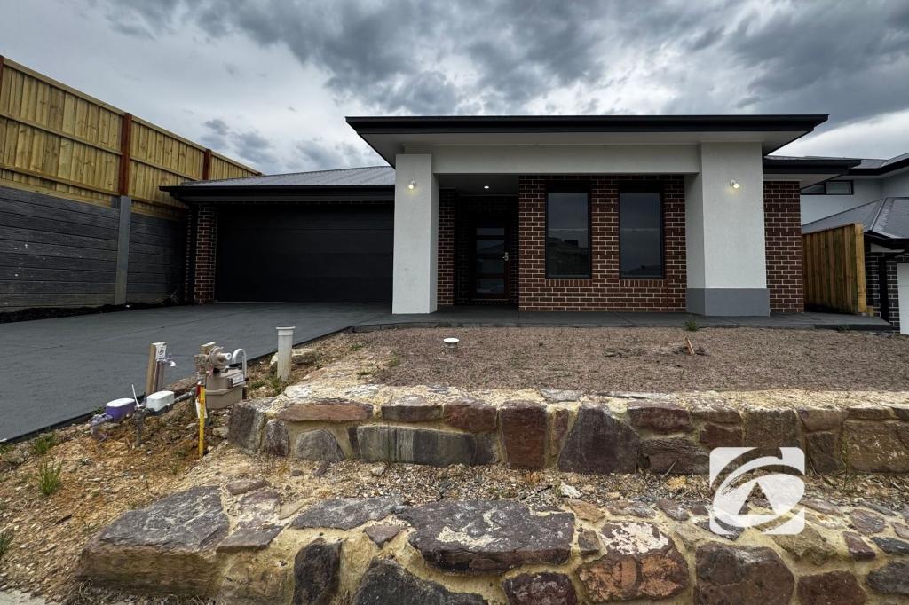 4 Superb St, Officer, VIC 3809