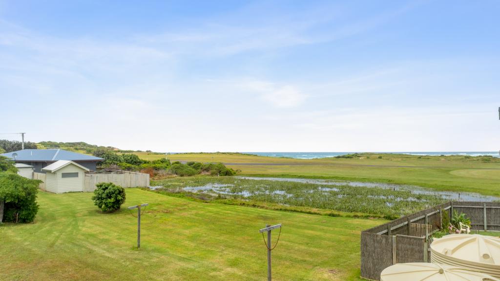 29 ROBERTSON ST, PETERBOROUGH, VIC 3270