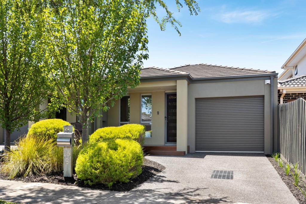 25b Follett Rd, Cheltenham, VIC 3192