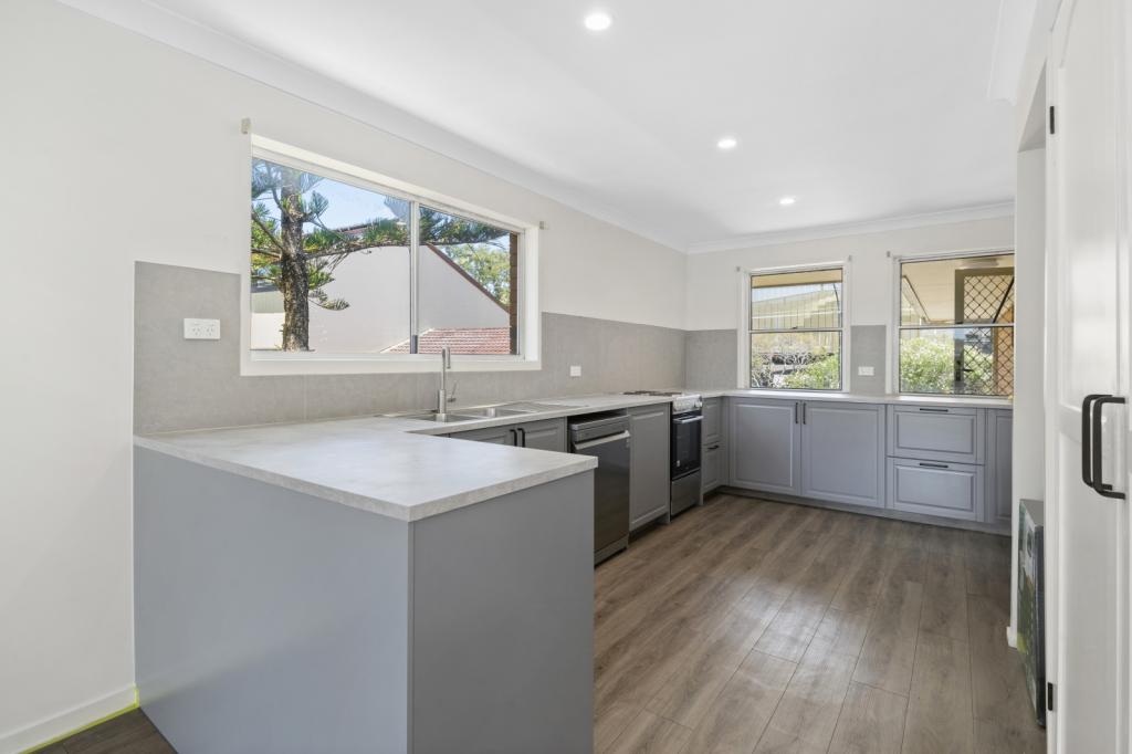 8/25-27 Hooker Bvd, Broadbeach Waters, QLD 4218