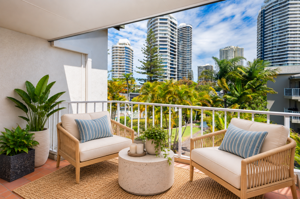 42/37 BAYVIEW ST, RUNAWAY BAY, QLD 4216