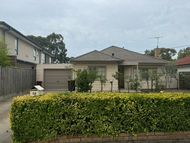 33 Ridley Ave, Avondale Heights, VIC 3034