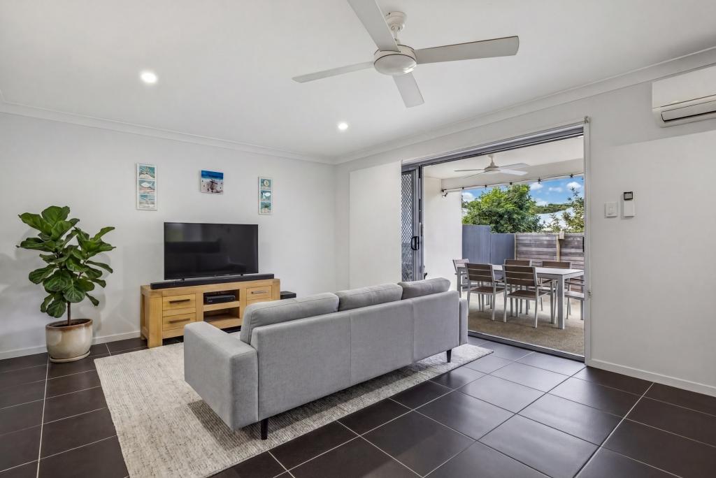 2/2 BUTCHERBIRD CRES, BLI BLI, QLD 4560