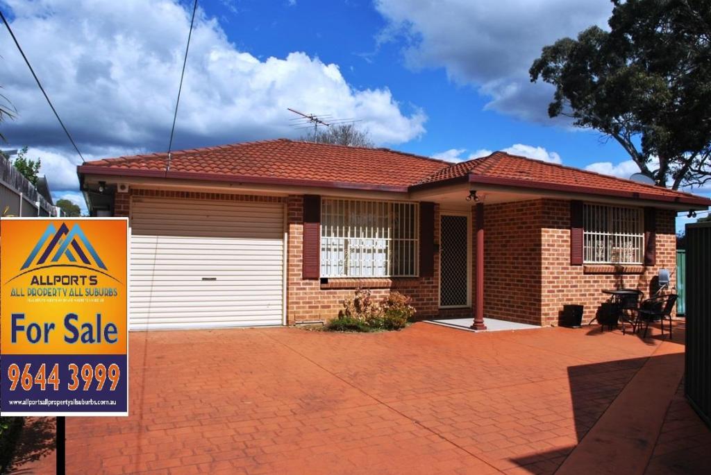 135a Birdwood Rd, Georges Hall, NSW 2198