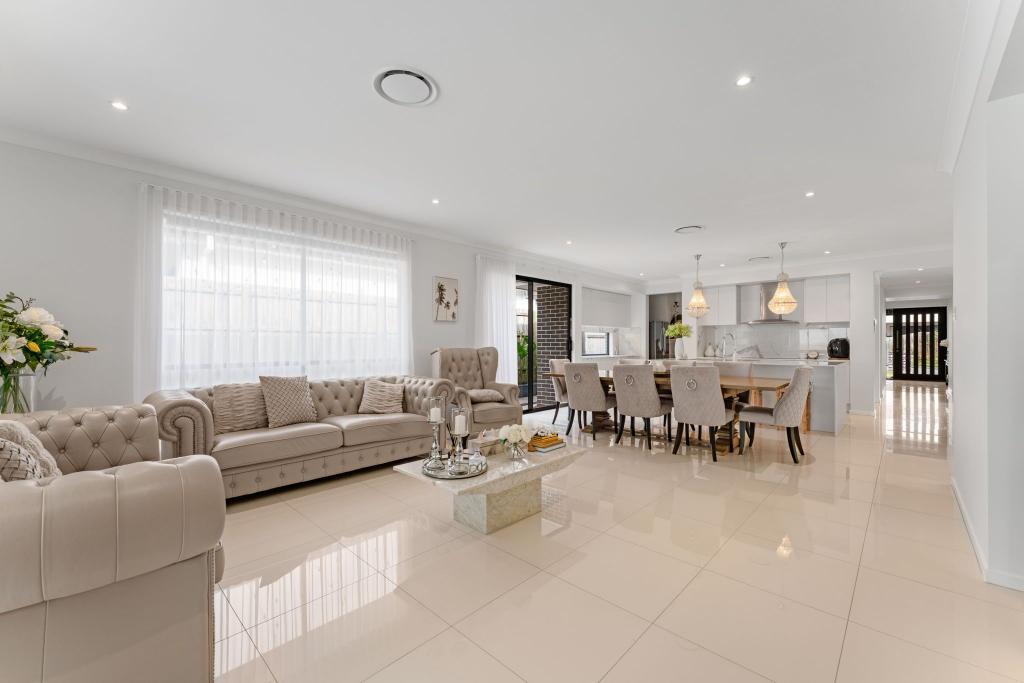 7 Pitt Way, Redbank Plains, QLD 4301