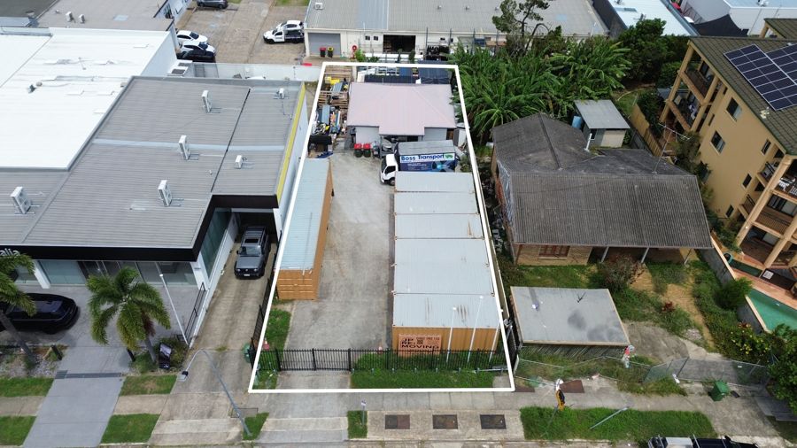 6 SPENDELOVE AVE, SOUTHPORT, QLD 4215