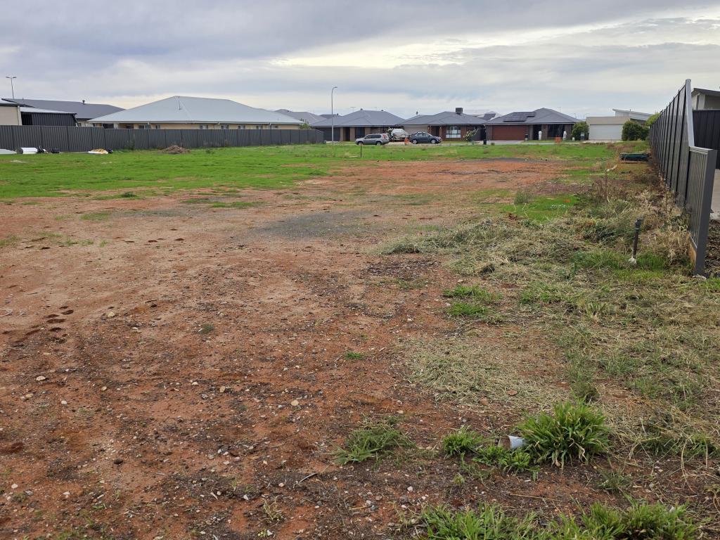 251 Clifton Bvd, Griffith, NSW 2680