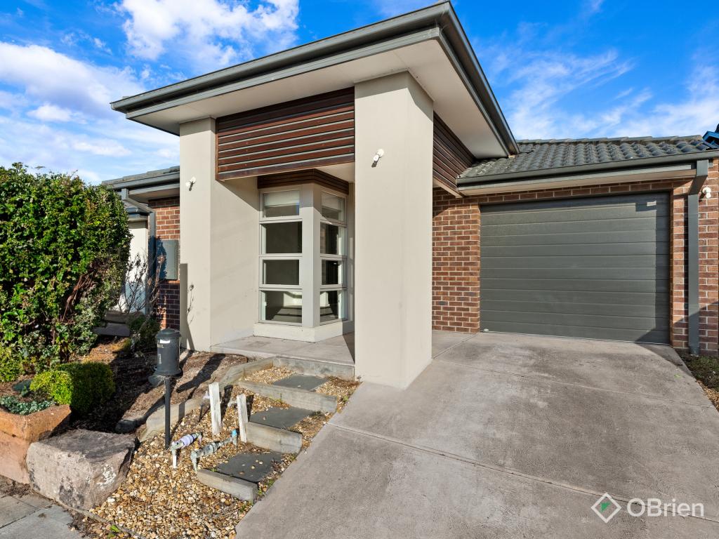 1 Hurdle St, Clyde North, VIC 3978