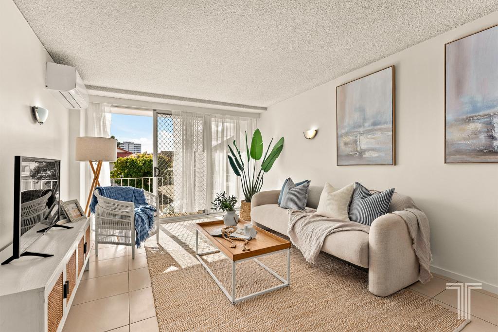 4/223 Cavendish Rd, Coorparoo, QLD 4151