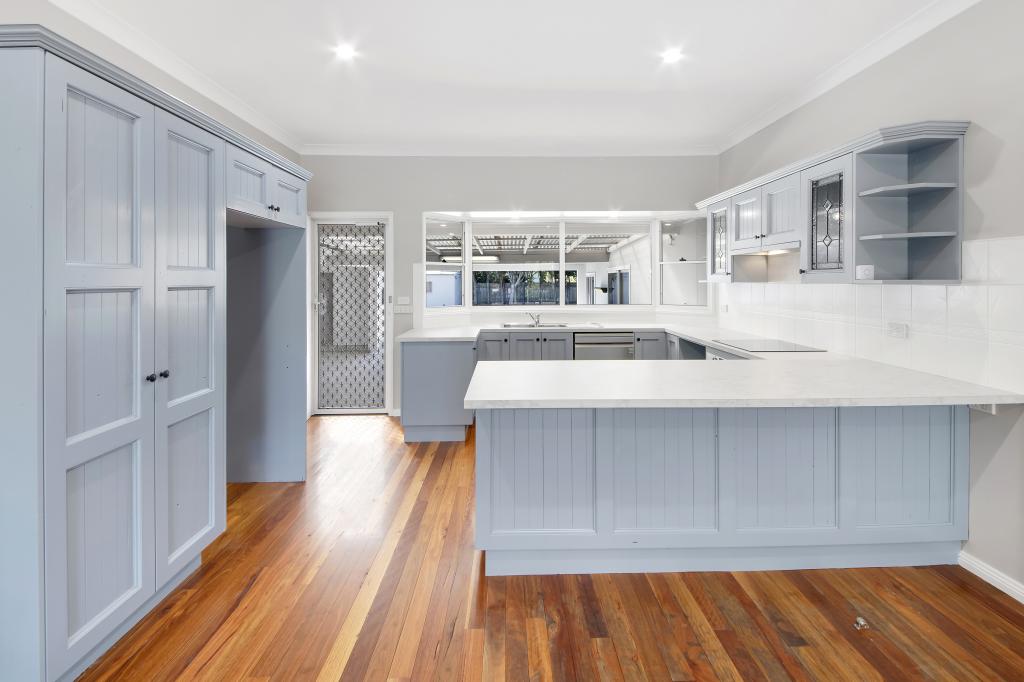 12 Yeddenba Ave, Blue Bay, NSW 2261