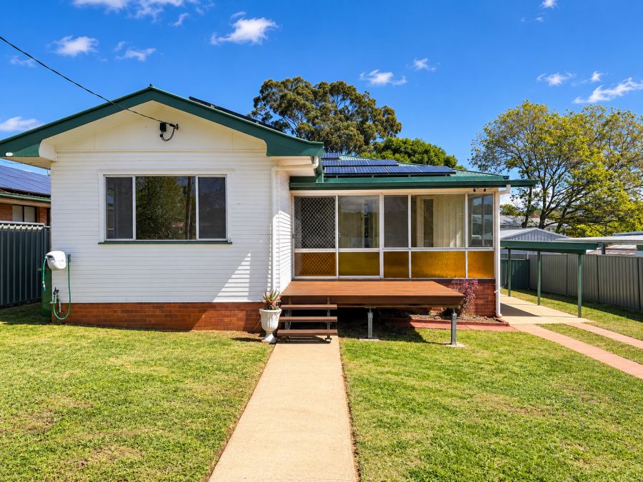 5 Eardley St, Newtown, QLD 4350