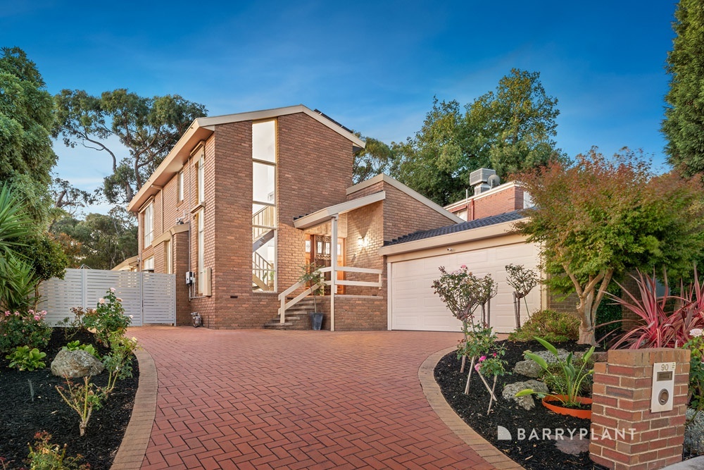 90 Amersham Dr, Wantirna, VIC 3152