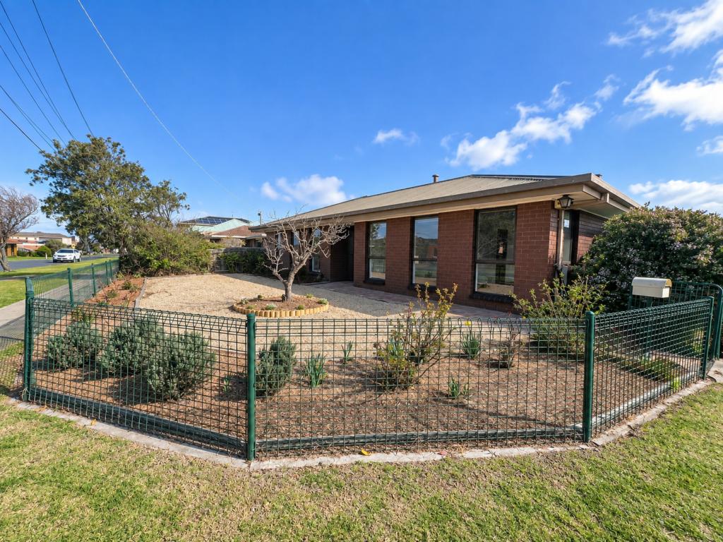 1 Tavistock Ct, Hamlyn Heights, VIC 3215