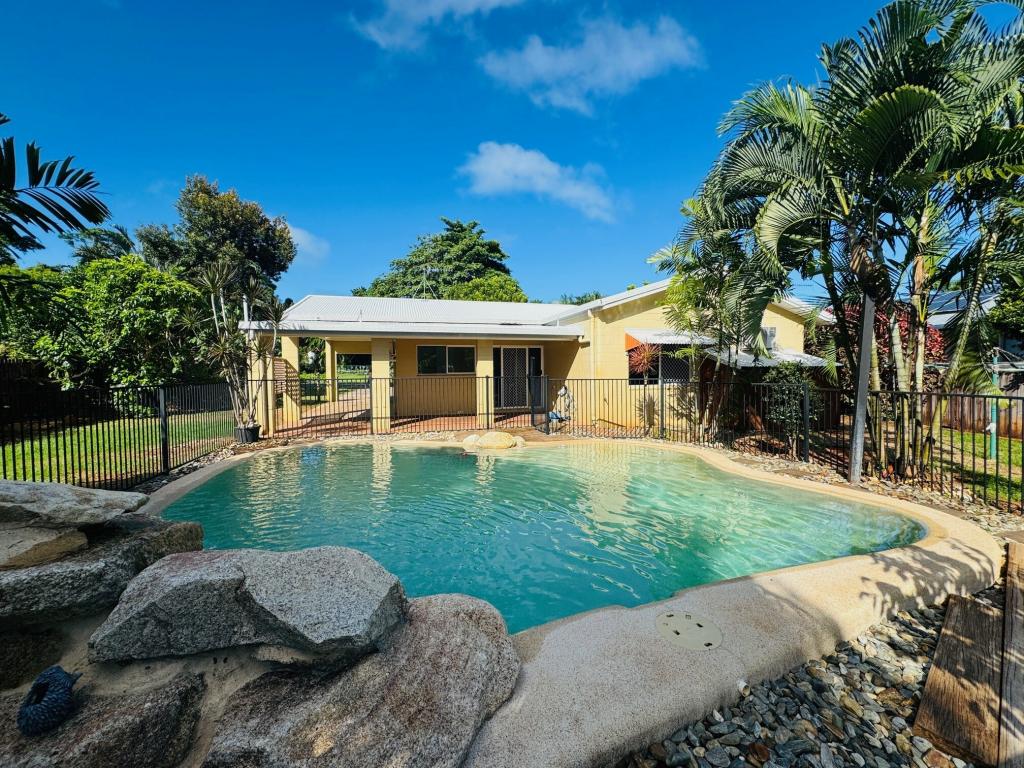 8 Yamala Cl, Mission Beach, QLD 4852