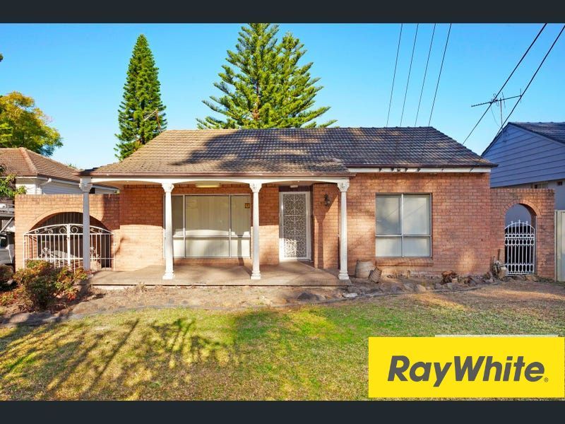 32 GLADYS CRES, SEVEN HILLS, NSW 2147