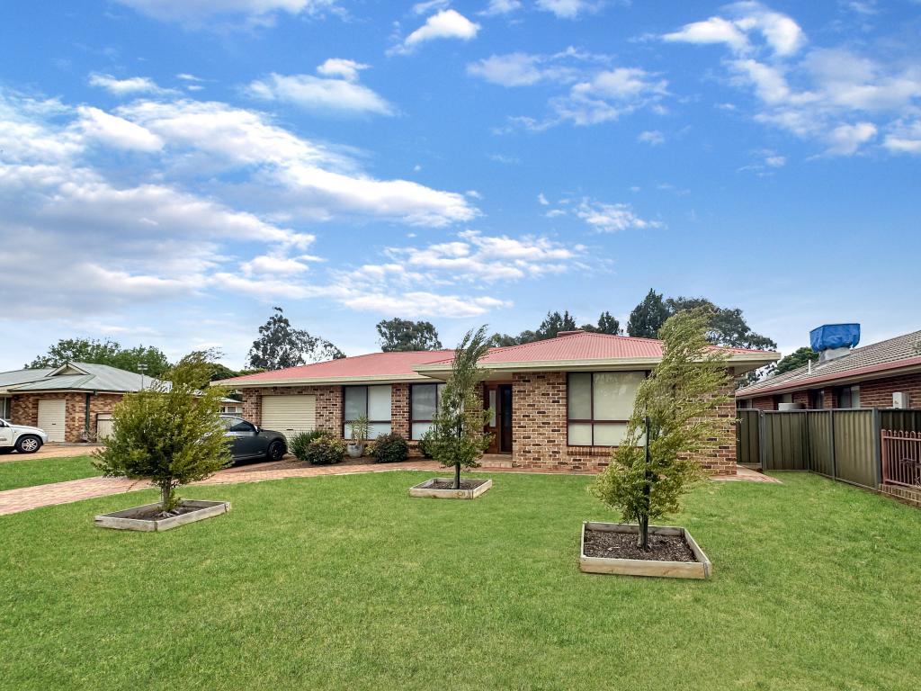 57 Cormorant Cres, Dubbo, NSW 2830