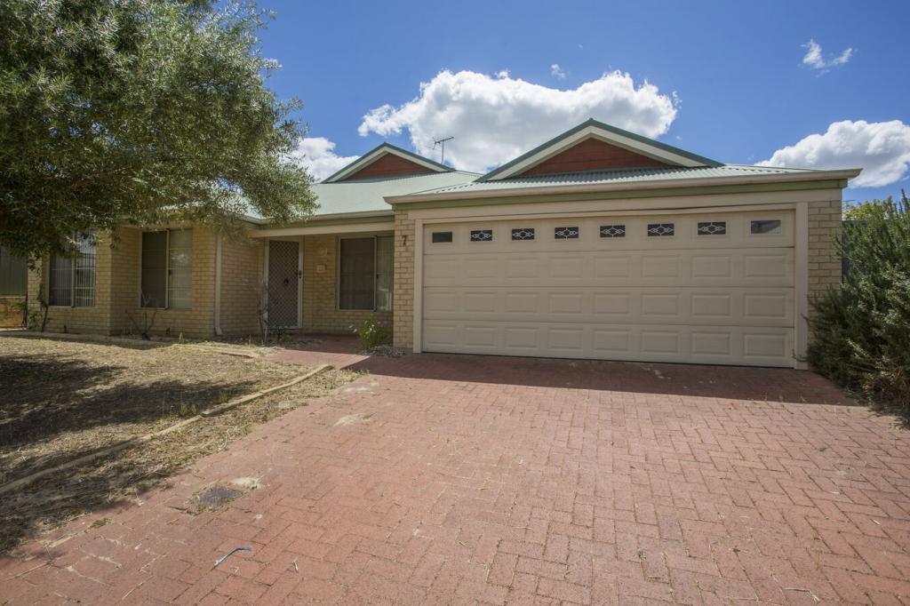 7 Campden Loop, Parmelia, WA 6167