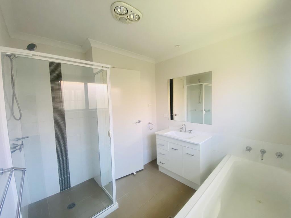 84 Hollows Cct, Macgregor, ACT 2615