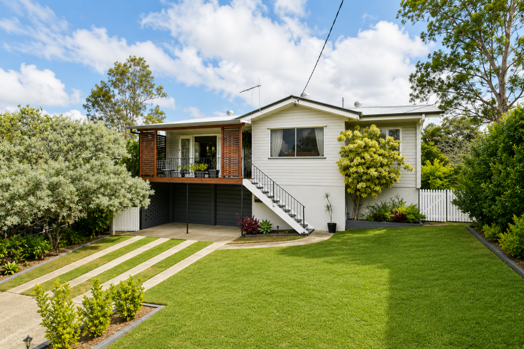 6 GORDON RD, FERNY HILLS, QLD 4055
